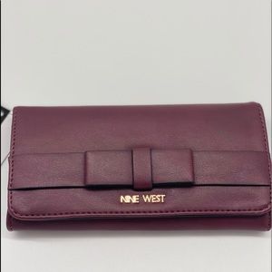 🔴 SOLD!! NWT ❤️ Beautiful Nine West Mireya SLG Wallet